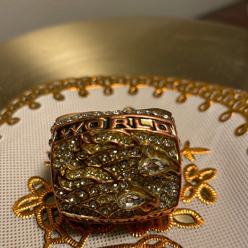 Denver Bronco's Super Bowl World Champions Replica fan ring